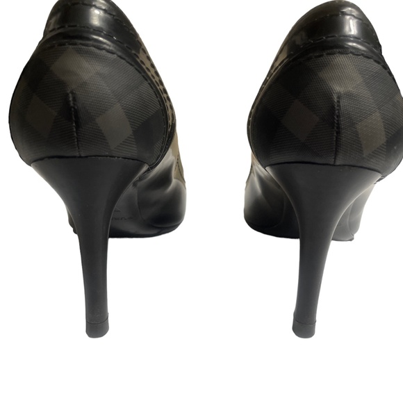 Burberry 36 Black Pumps 3”‎ Heel Smoked Check Praver 8.5 Pump - Picture 4 of 9